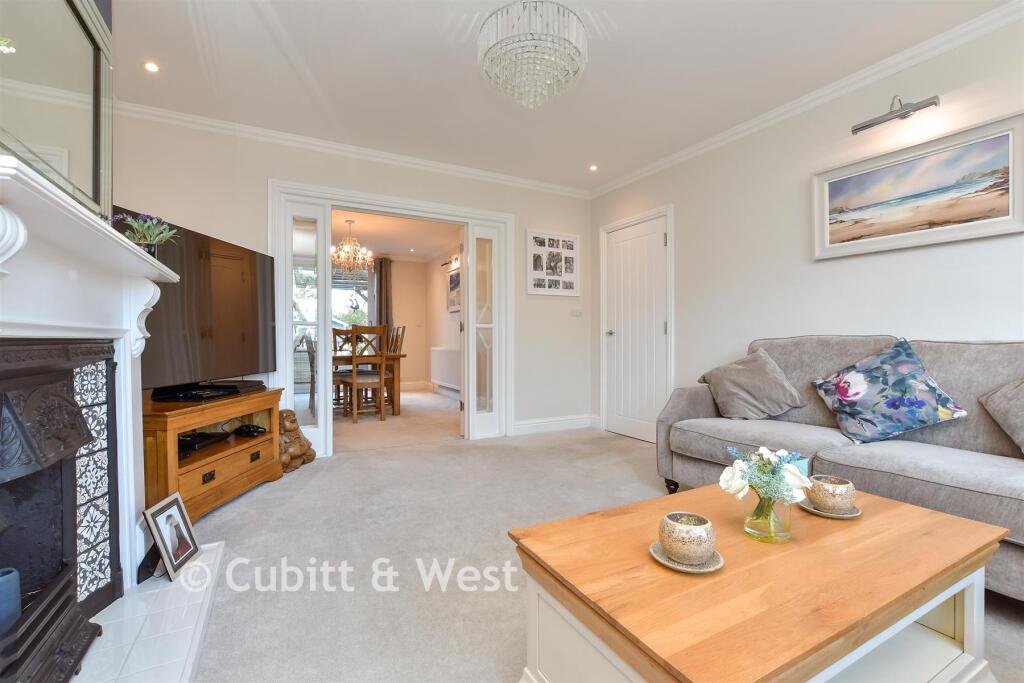 House in Epsom, Nork - More