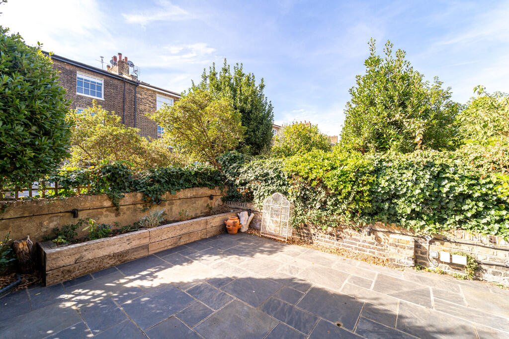 Apartment in London - More