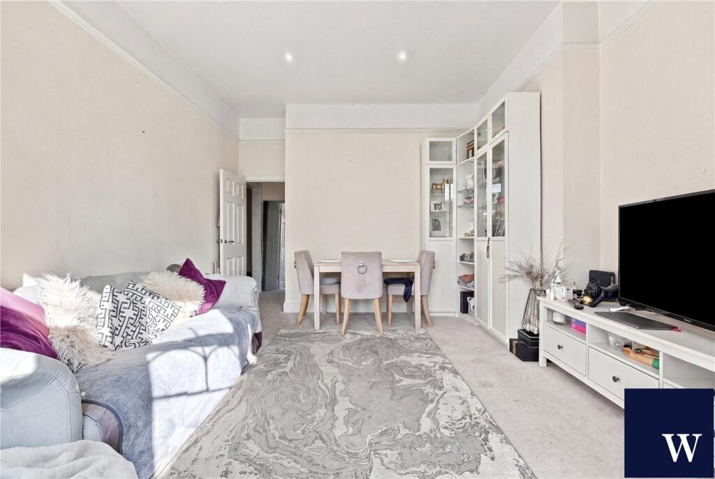 Woodside Grove, Finchley, London, N12 photo 4