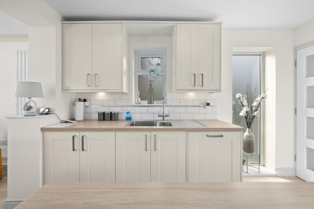 House in Wychavon, Pershore - More
