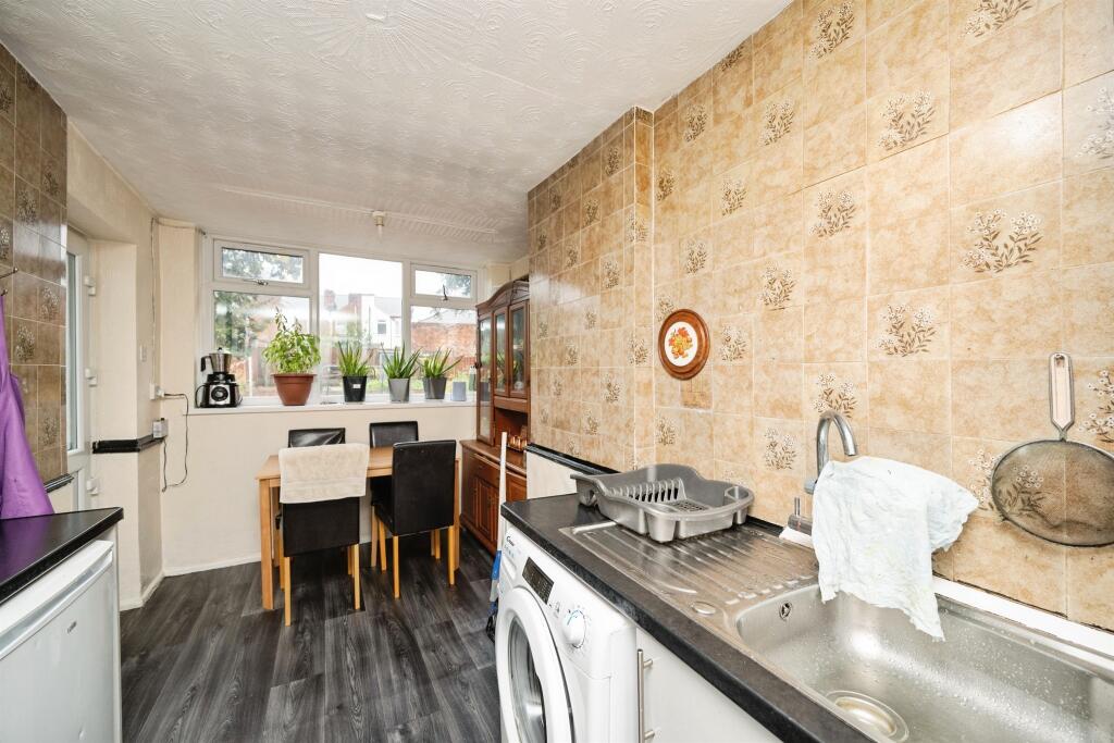 House in West Bromwich, Lyndon - View 4