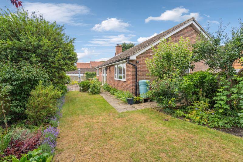 Main image of property: Long Crendon