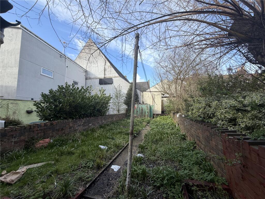 1 bedroom house share for rent