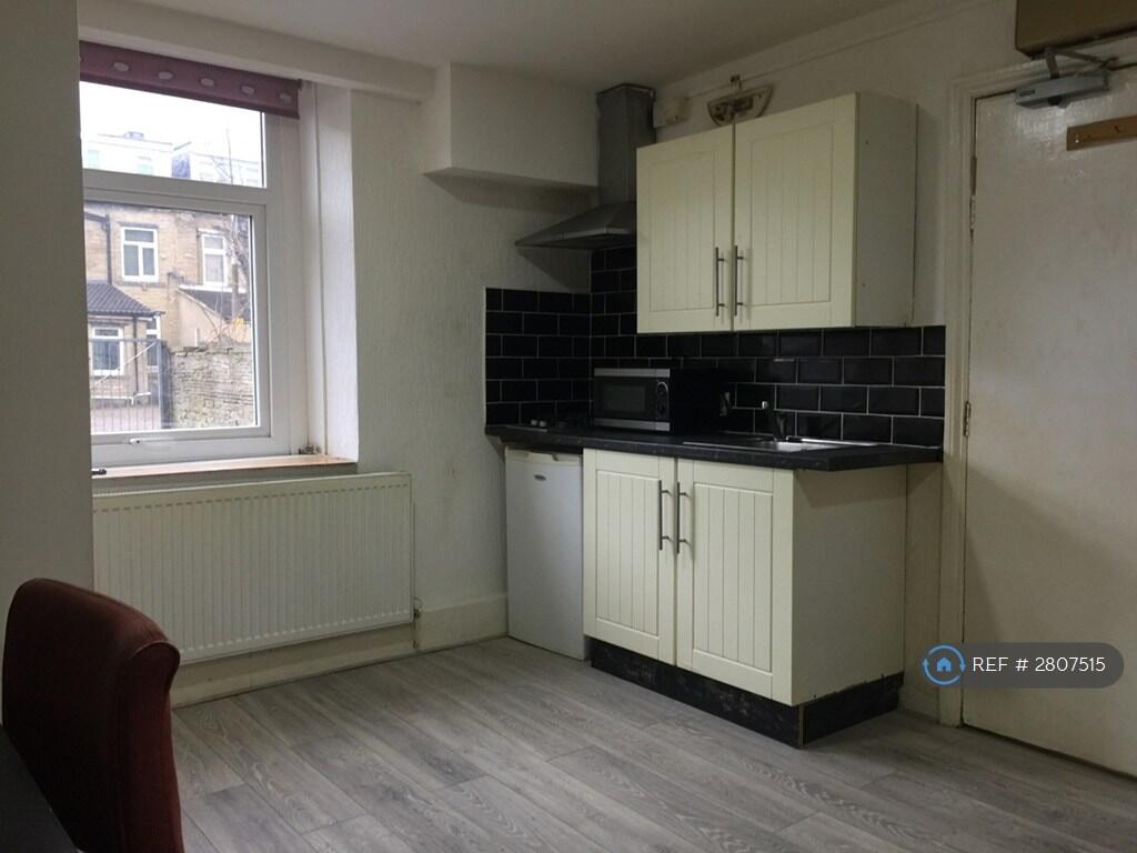 Additional image 3 of Claremont, Bradford, BD7