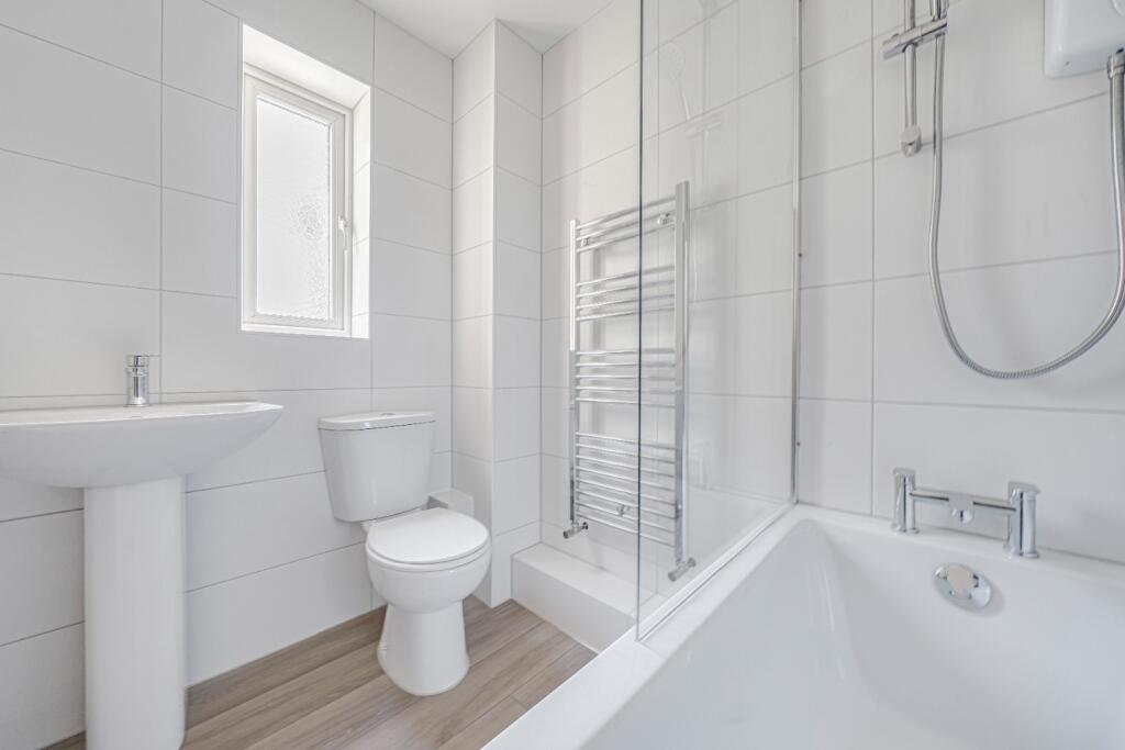 House in Spelthorne, Surrey - View 5