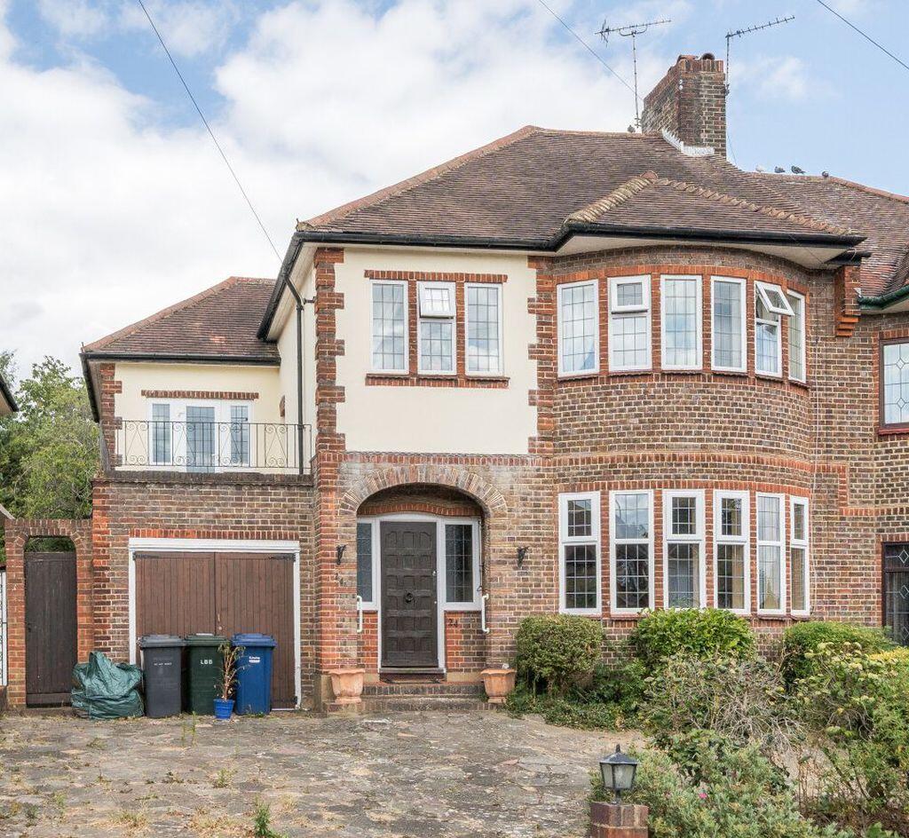 Main image of property: Folkington Corner, N12