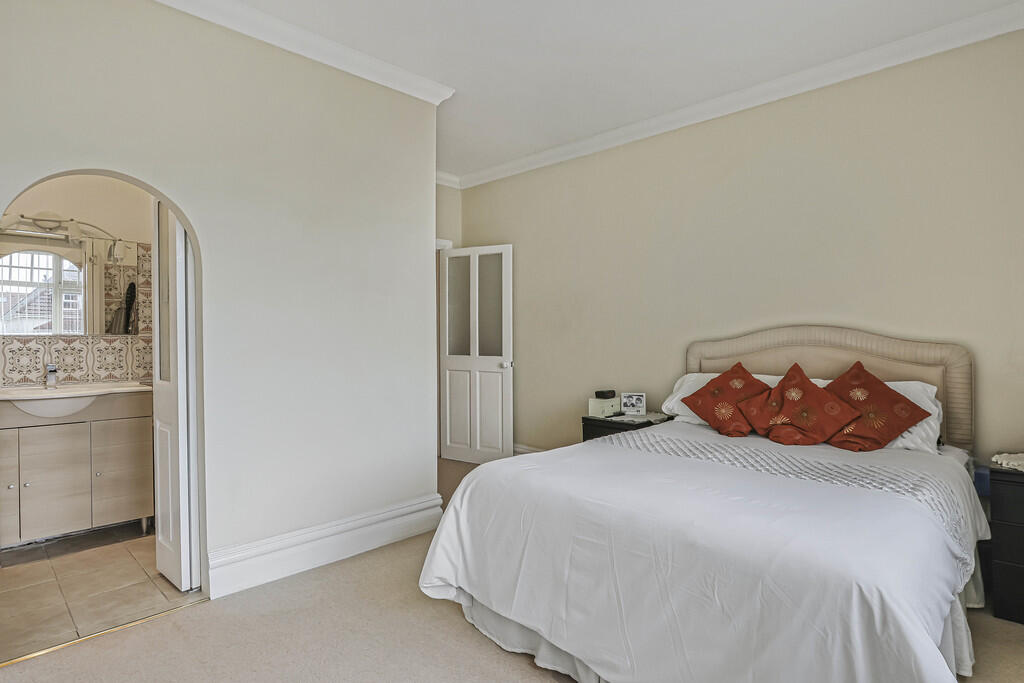 7a Burtley Road photo 4