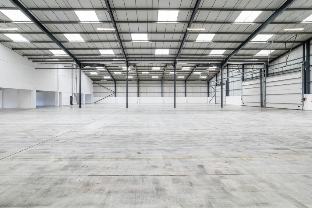 Units B Laporte Way - Luton-18.jpg