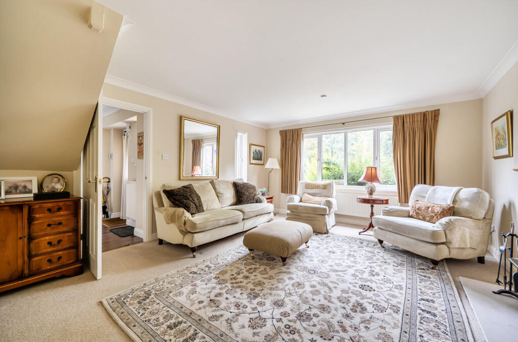 House in Winchester, Hampshire - View 3