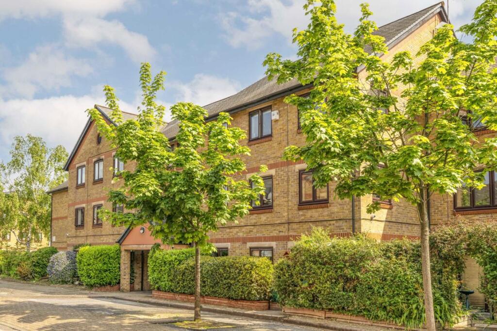 Main image of property: Riverside Close, Clapton