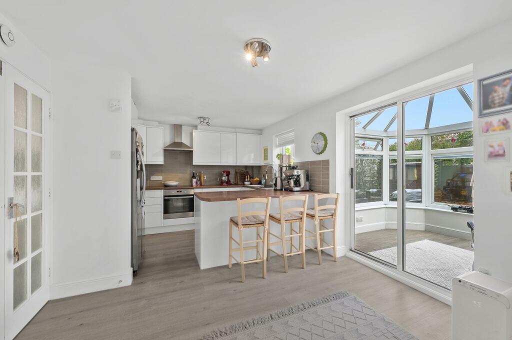 House in Elmbridge, Weybridge