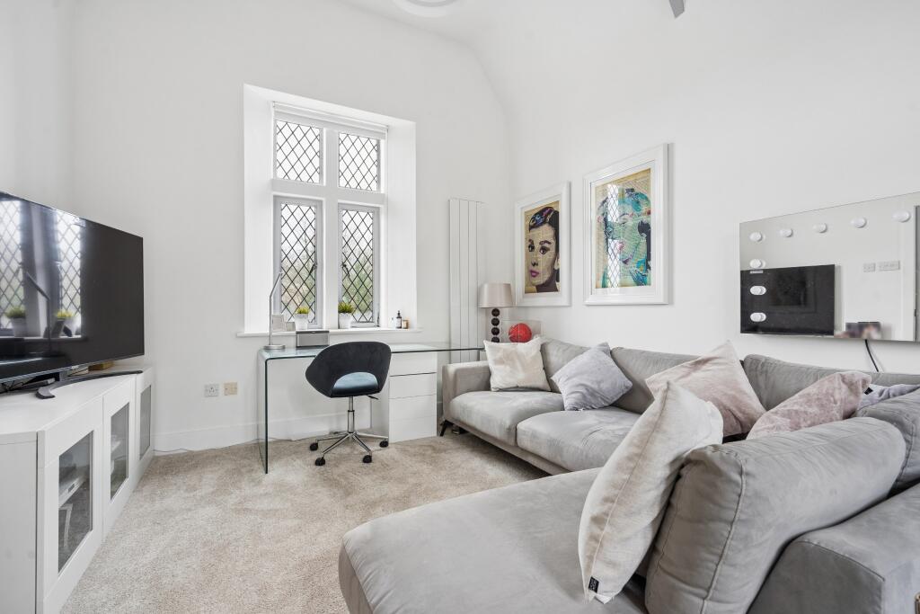 House in Hemel Hempstead, Amersham - More