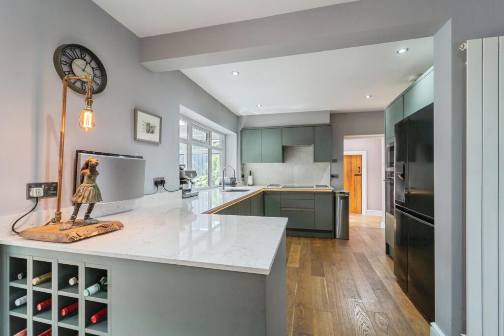 House in Haverfordwest, Pembrokeshire - More