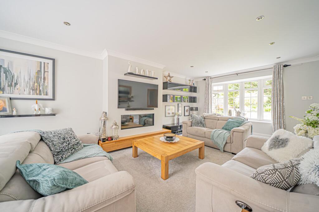 House in Solihull, Dorridge - View 3