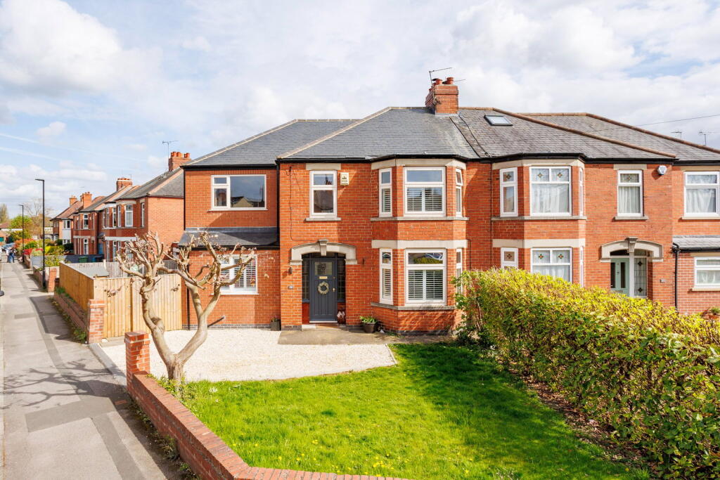 4-bed semi-detached on Main Avenue, York, YO31 0RZ, £525,000