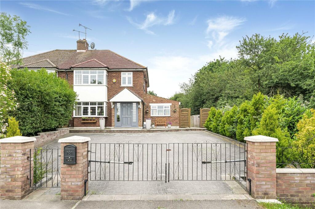 Main image of property: Barnet Road, Potters Bar, Hertfordshire, EN6