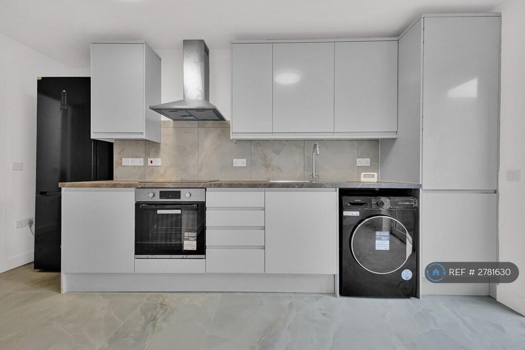 Main image of property: Batley Road, Enfield, EN2