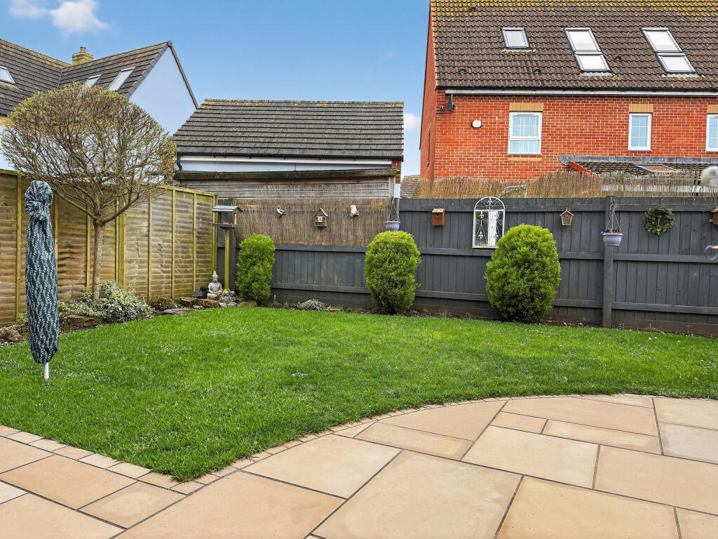 Swallow Way, Cullompton, Devon, EX15 1GH photo 2