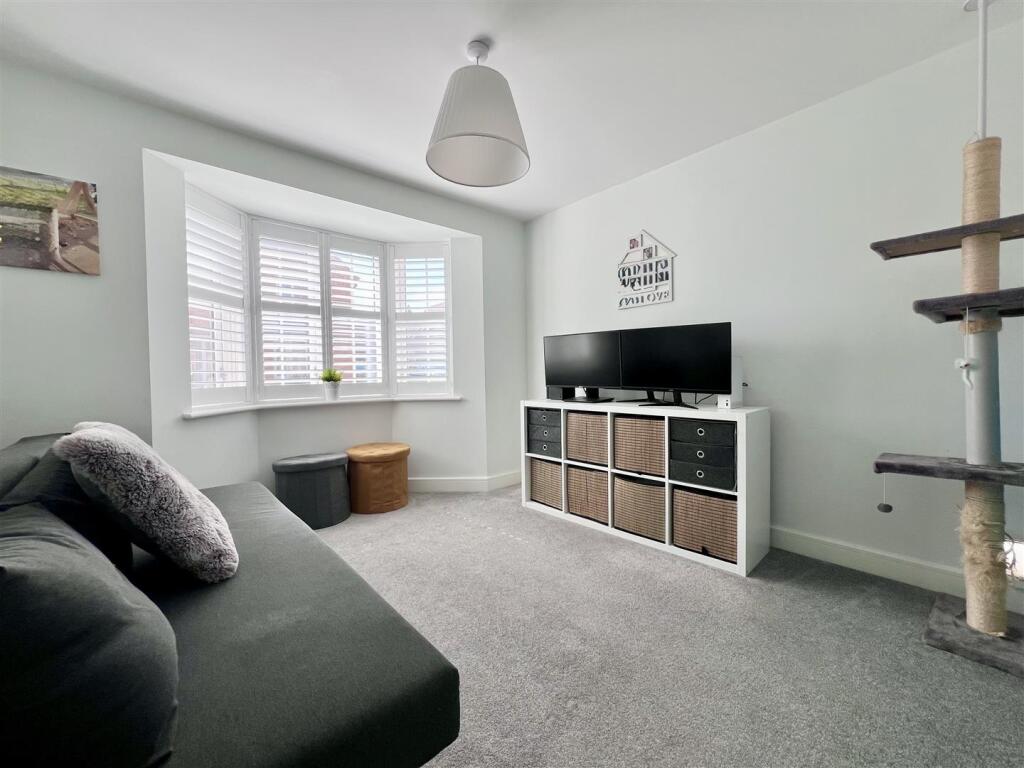 House in Milton Keynes, Kingsmead, Shenley Brook End - View 5