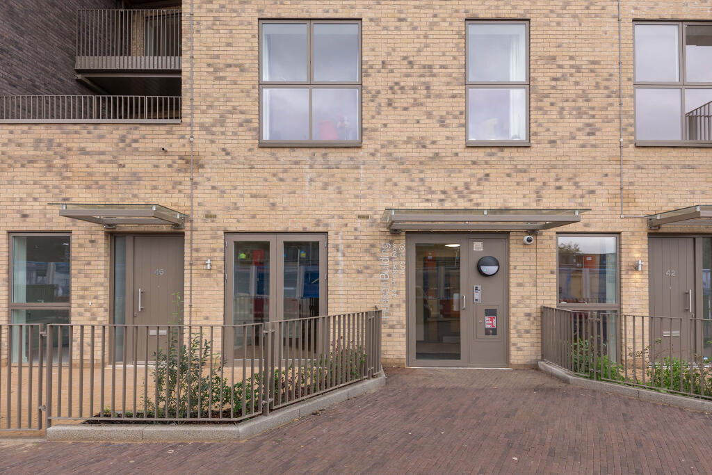 Prospect Row, London, E15 - Więcej