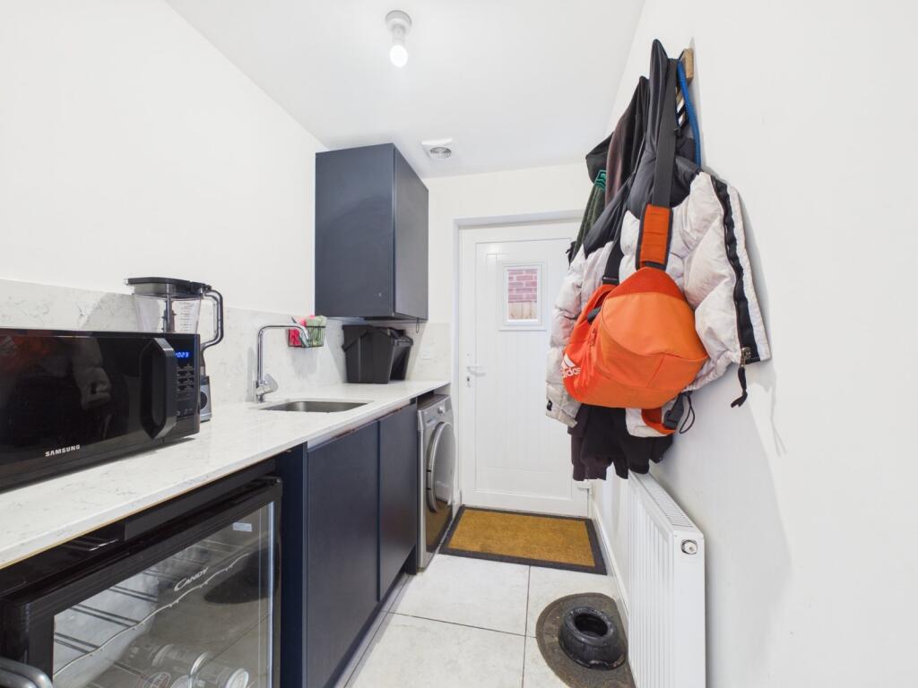 House in Tewkesbury, Twigworth - More