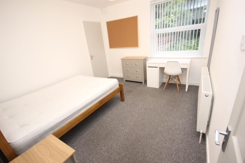 Apartment in Liverpool - More