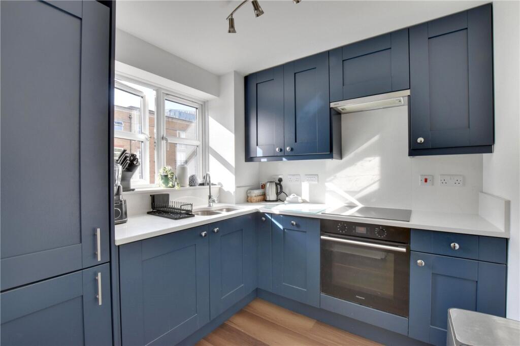 Apartment in London, Millennium Quay, Greenwich Peninsula - View 3