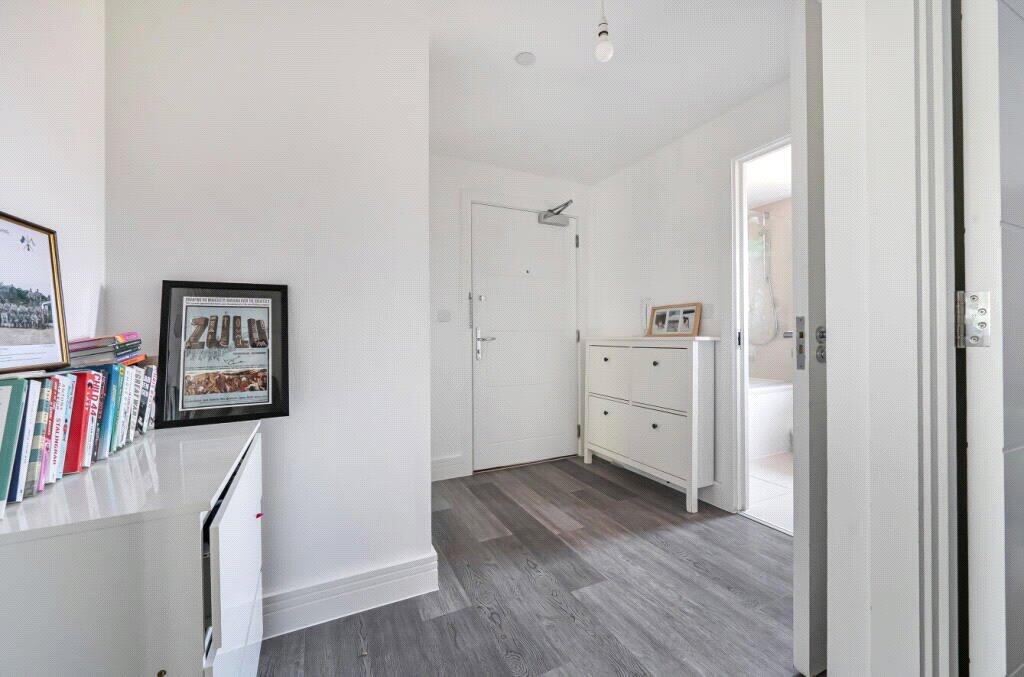 Apartment in Reading - View 5