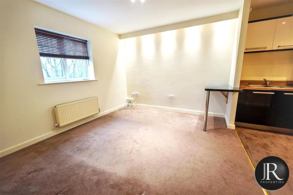 Glovers Hill Court, Brereton, Rugeley photo 4