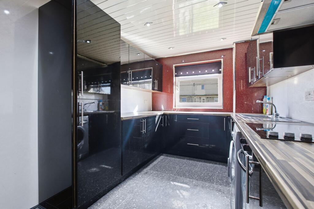 Apartment in Glasgow - View 5