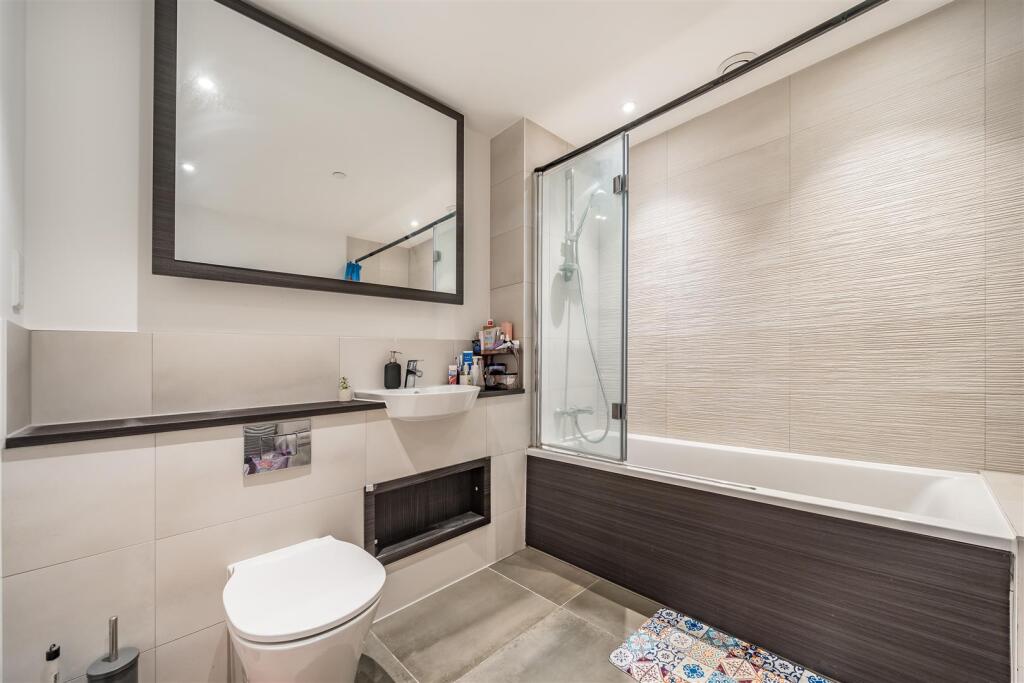 Apartment in Harrow - View 5