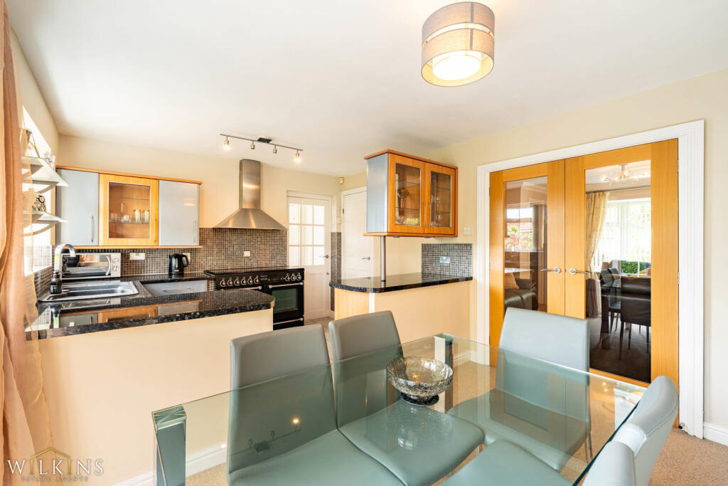 House in Nuneaton and Bedworth, Warwickshire - View 6