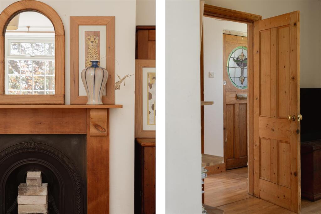 House in Tandridge, Nutfield - More
