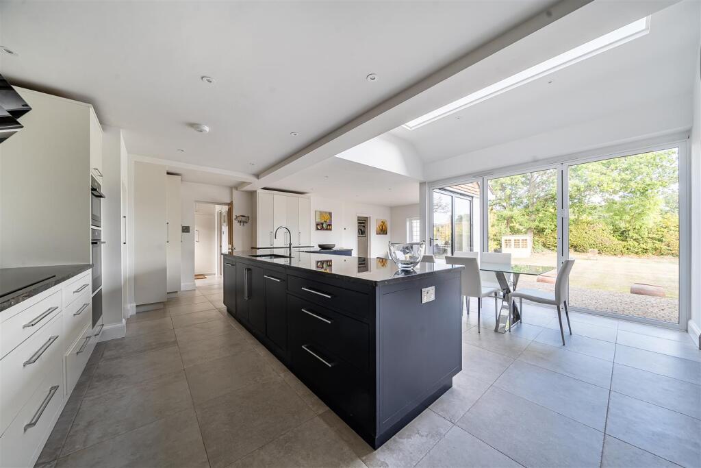 House in Guildford, East Horsley - More