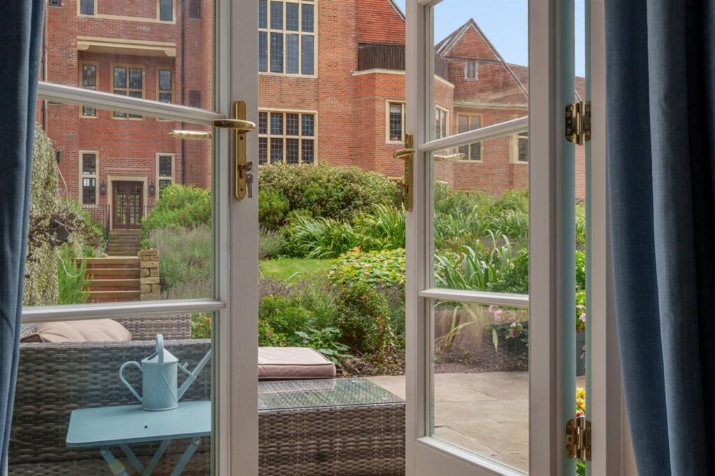 Main image of property: Kings Drive, Midhurst, GU29