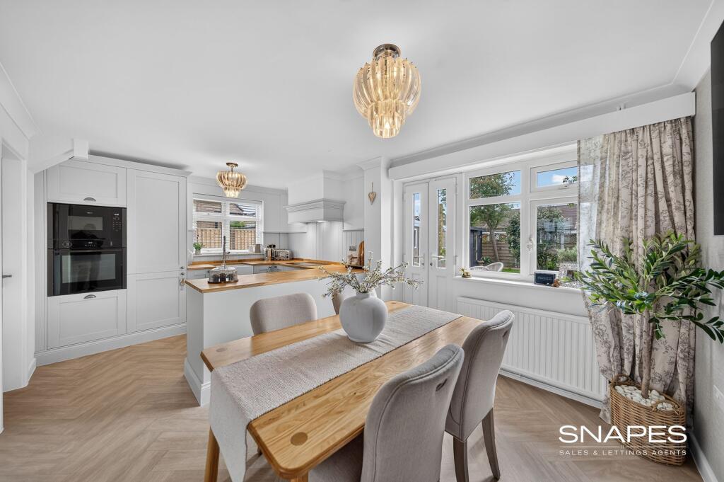 House in Stockport, Cheadle Hulme - View 2