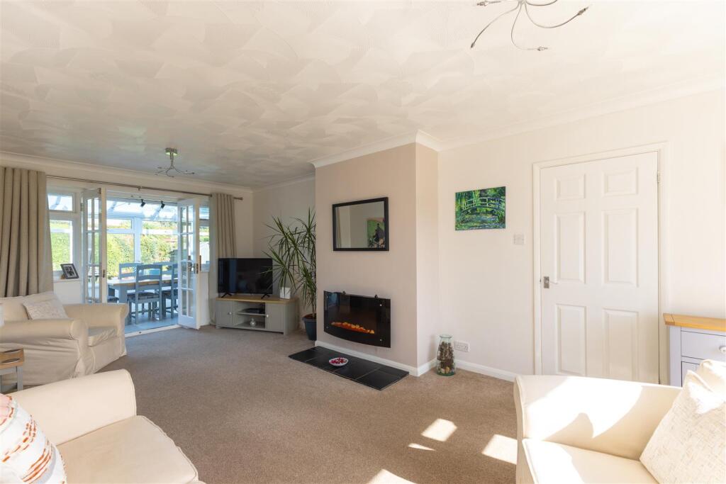 House in Tonbridge - More