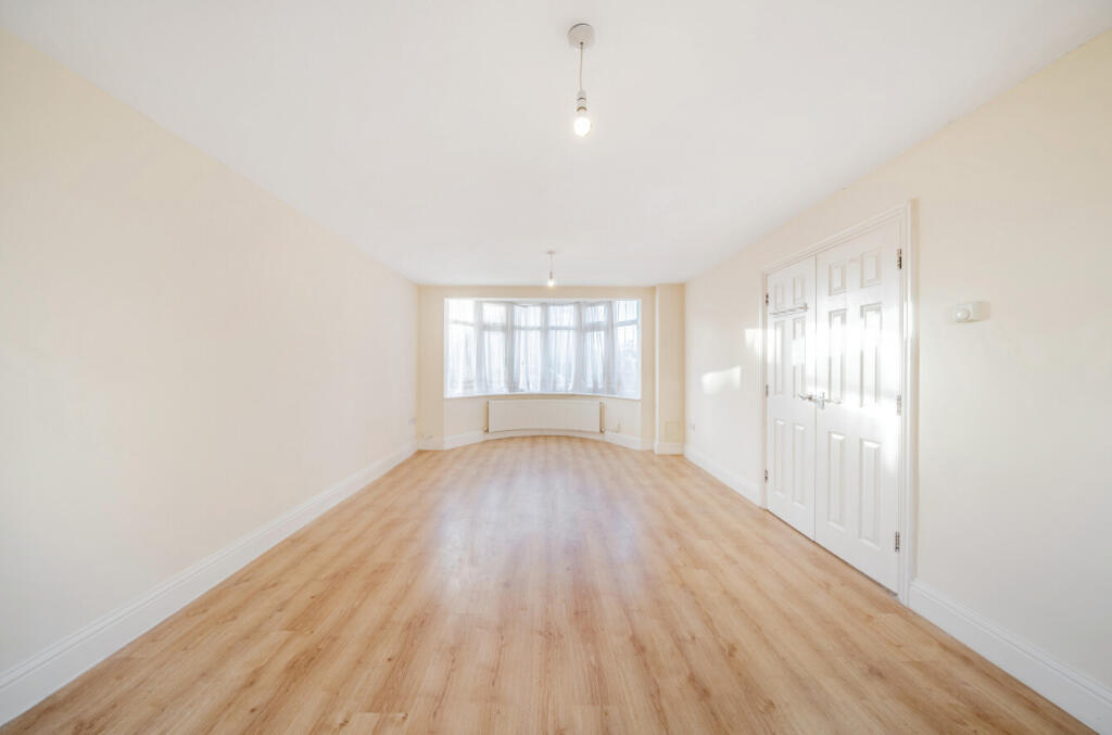 Chestnut Grove, Wembley, HA0 photo 2