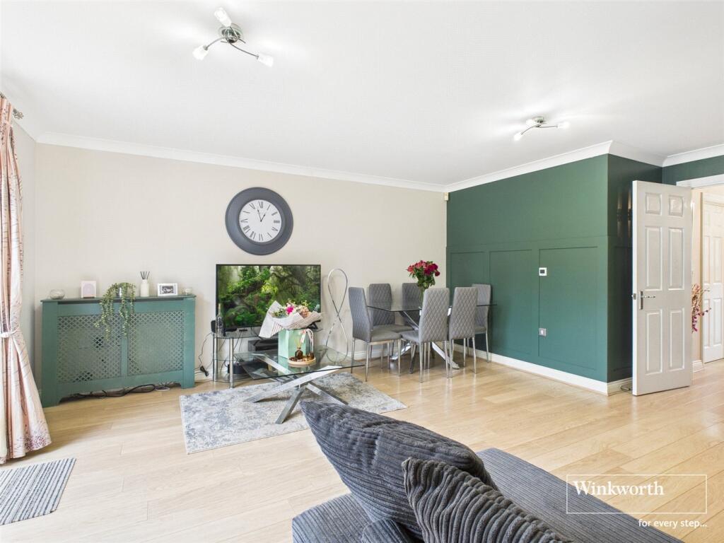 Main image of property: Oxford Road, Chieveley, Newbury, Berkshire, RG20