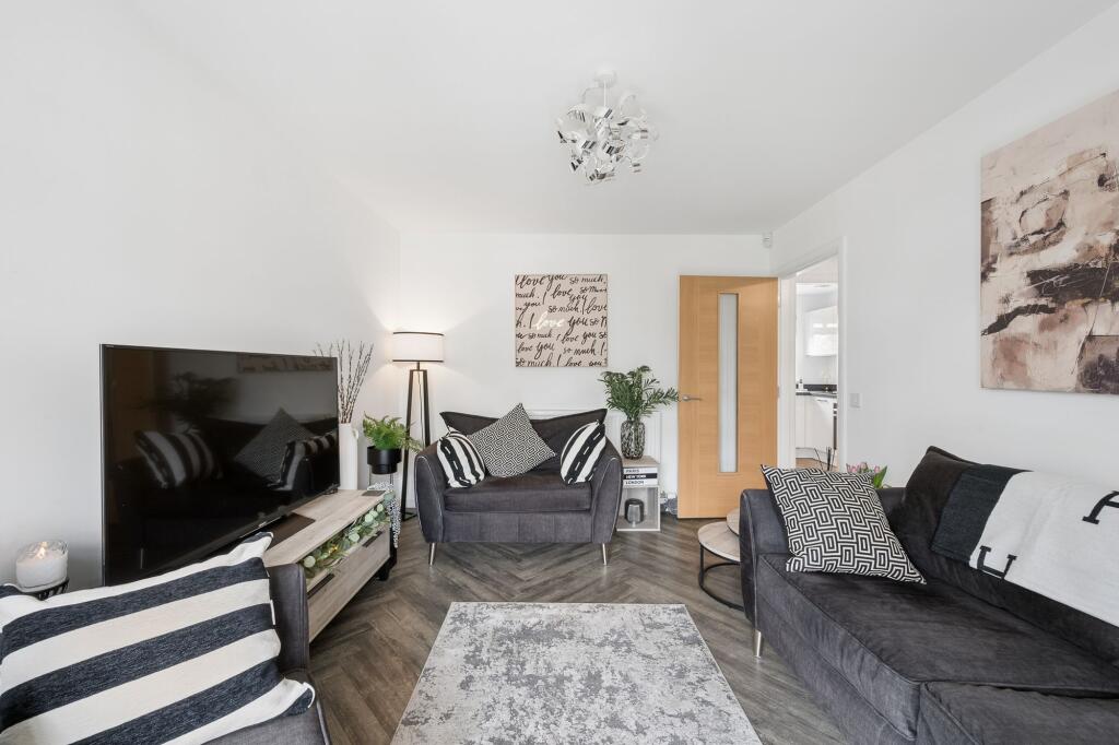 West Bonnington Drive, Wilkieston, Kirknewton photo 4