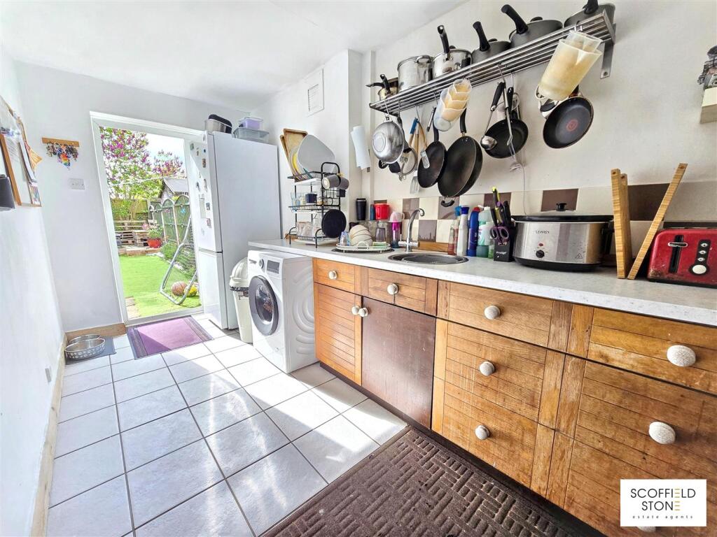 Orchard Close, Willington, Derby photo 4