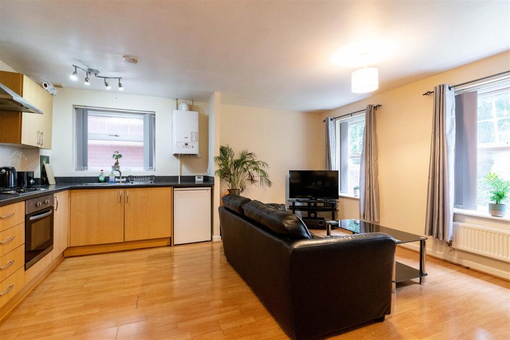 Apartment in Birmingham, West Midlands - View 5