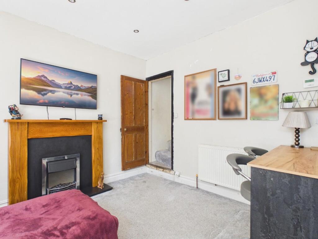 House in Bradford, Owlet - View 3