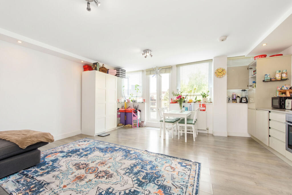 Main image of property: High Street, Barnet, EN5