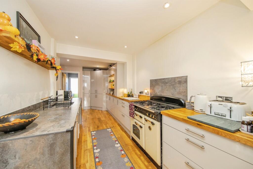 House in Ipswich, Belstead Hills - More