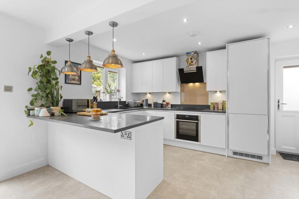 House in Tonbridge - More