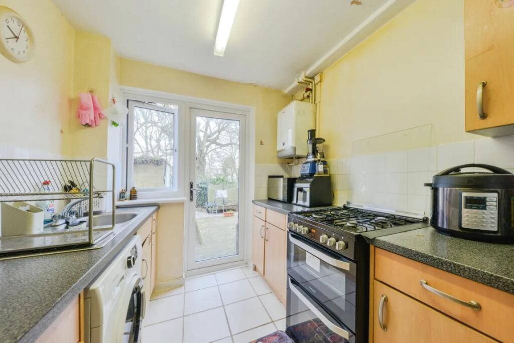 House in Stevenage, Hertfordshire - View 4
