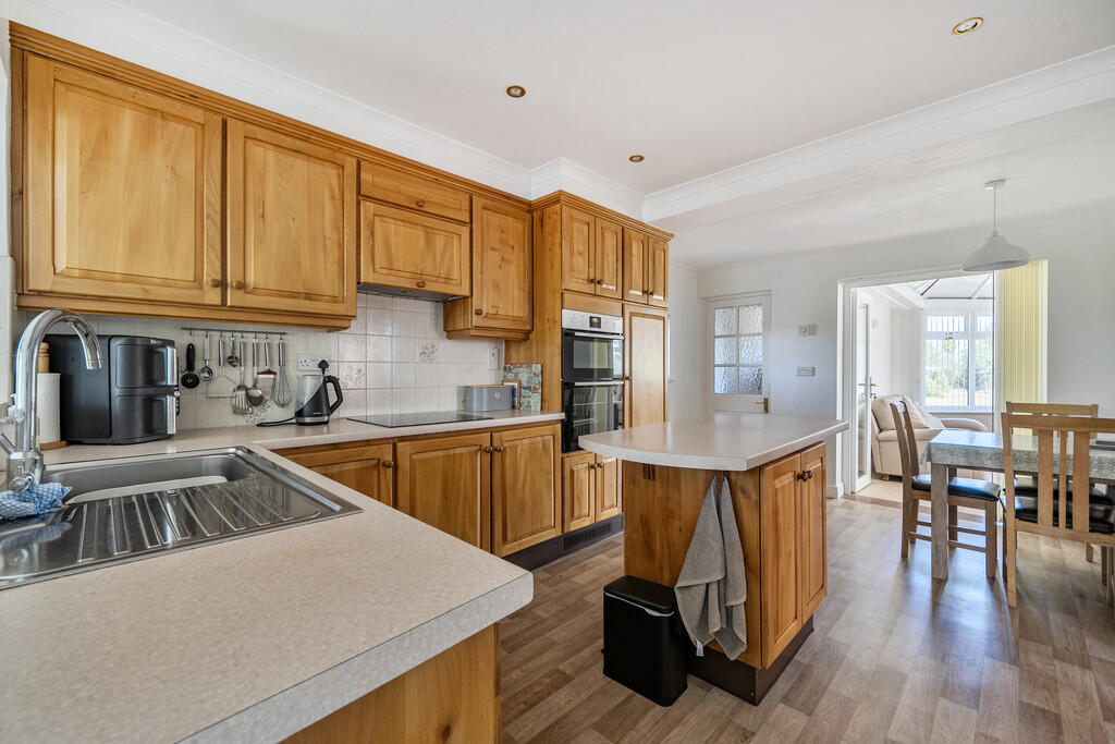 House in Dudley - View 5