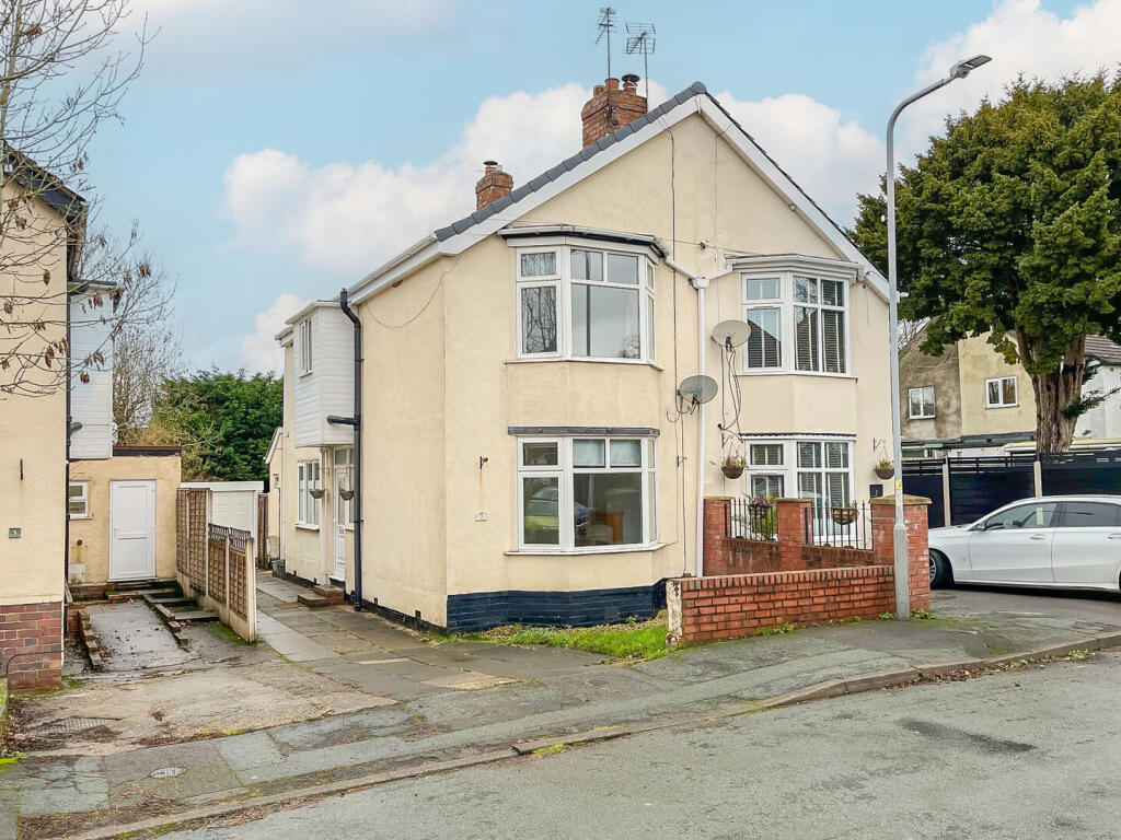 3-bed semi-detached on Leyland Avenue, Wolverhampton, £234,000
