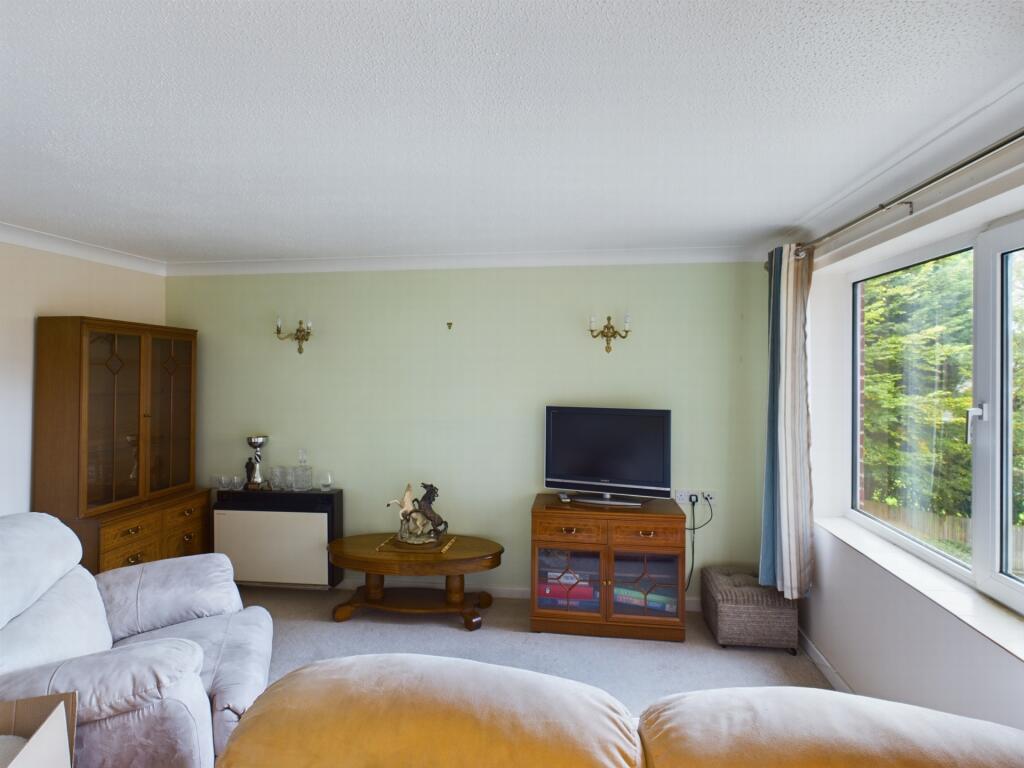 Heath Road, Haywards Heath, RH16 photo 3